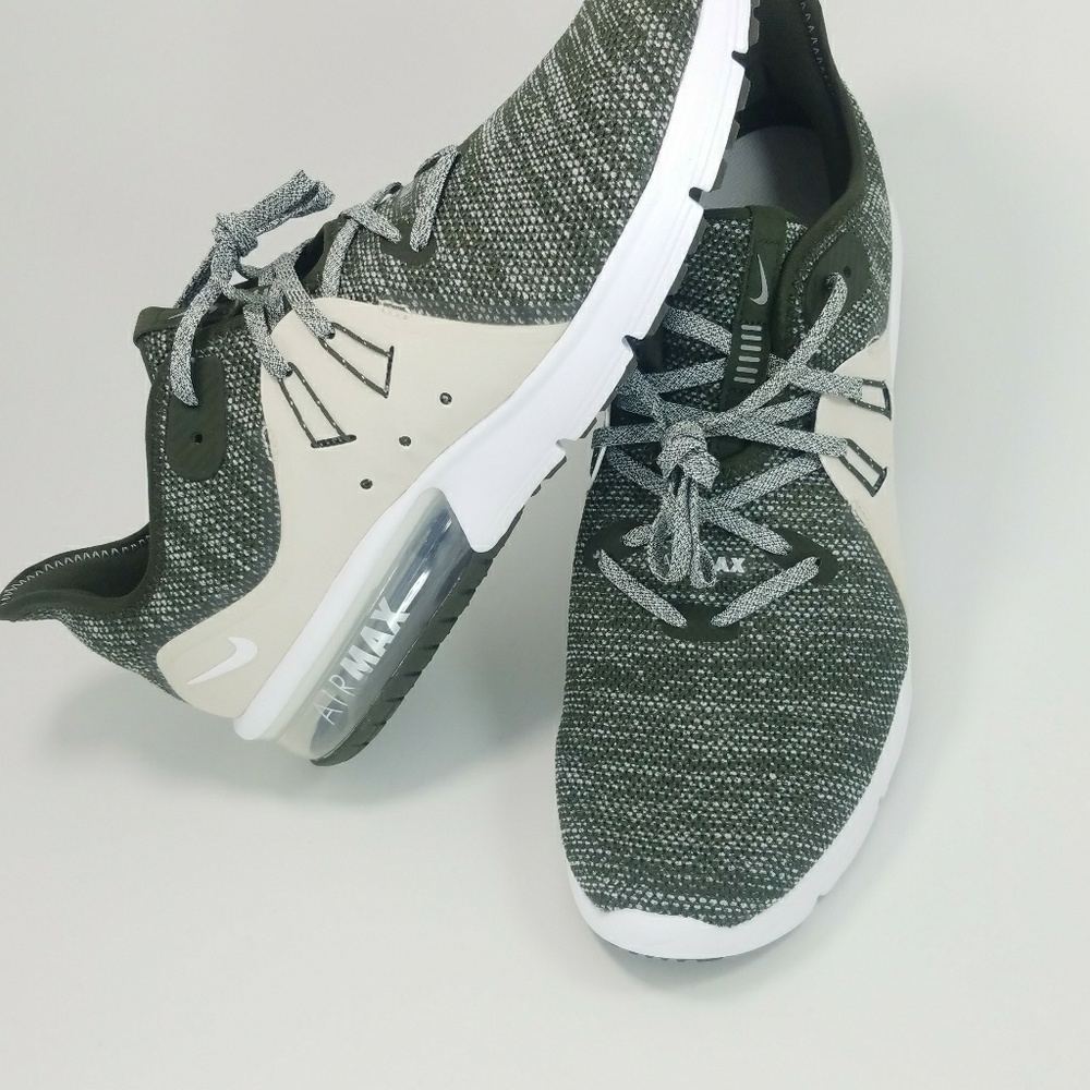 Shoes - Picture 2 of 4